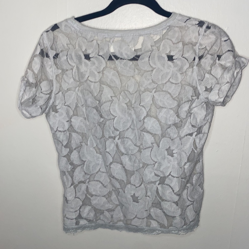 💋Grey Y2K see-though flower lace patterned short sleeved top! - Picture 6 of 6